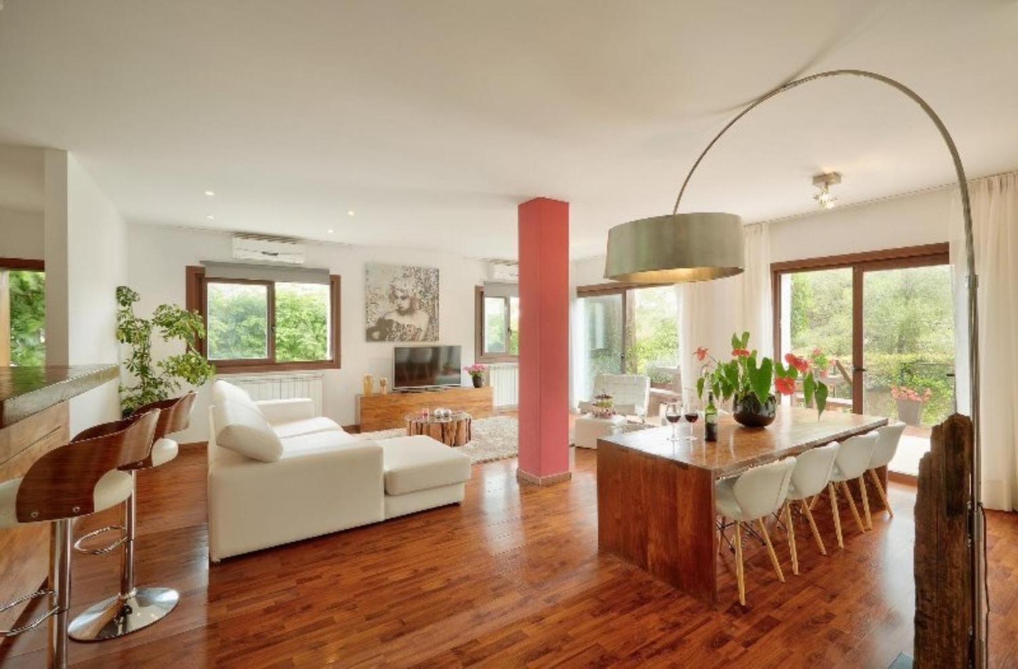 Retreats Villa Santa Eularia des Riu